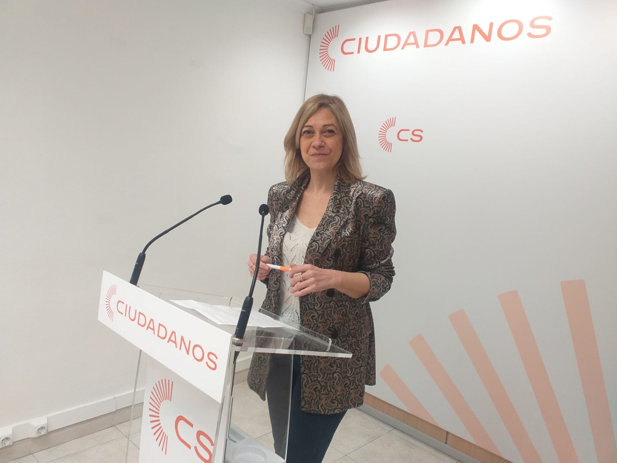 Carmen Picazo en la rueda de prensa que ha tenido lugar en Albacete
