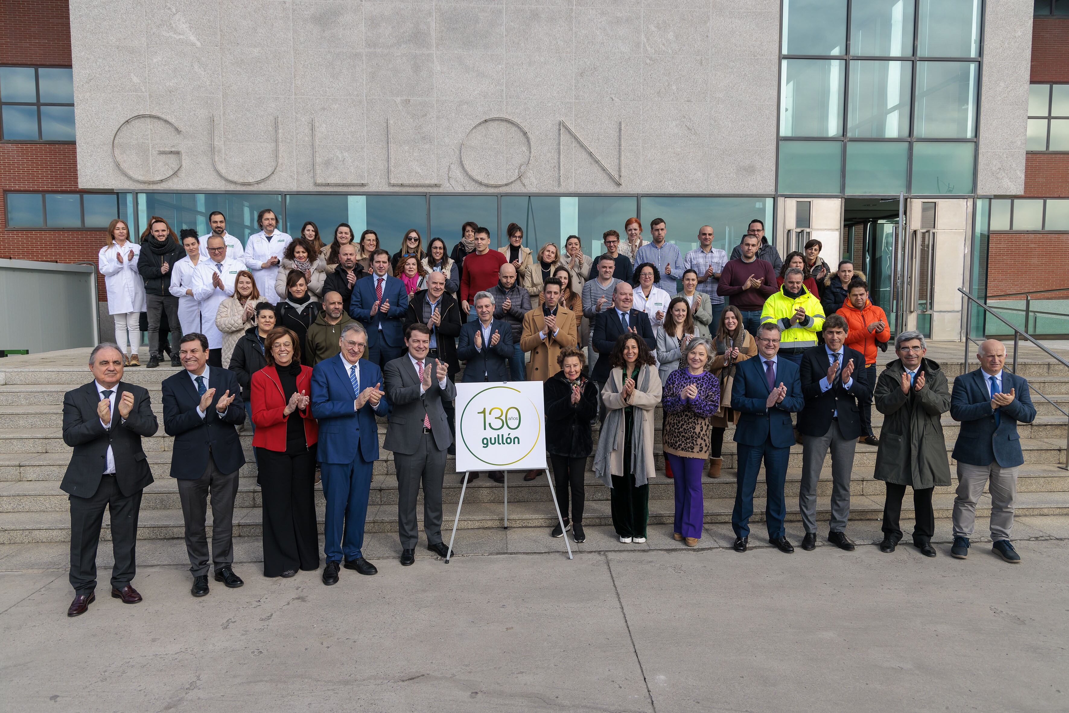 Imagen de familia con el presidente de la Junta