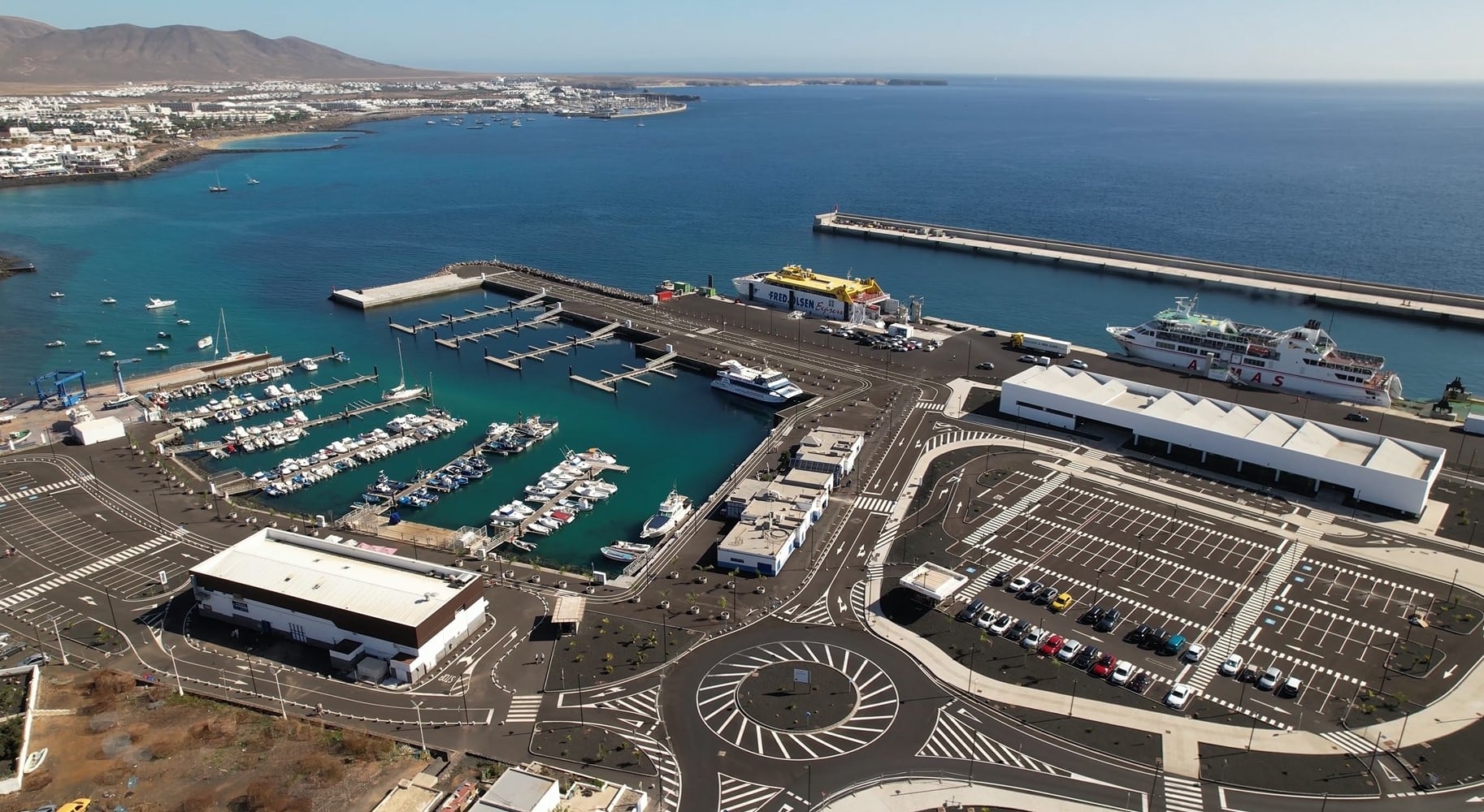 Vista aérea del puerto de Playa Blanca, en el municipio lanzaroteño de Yaiza.