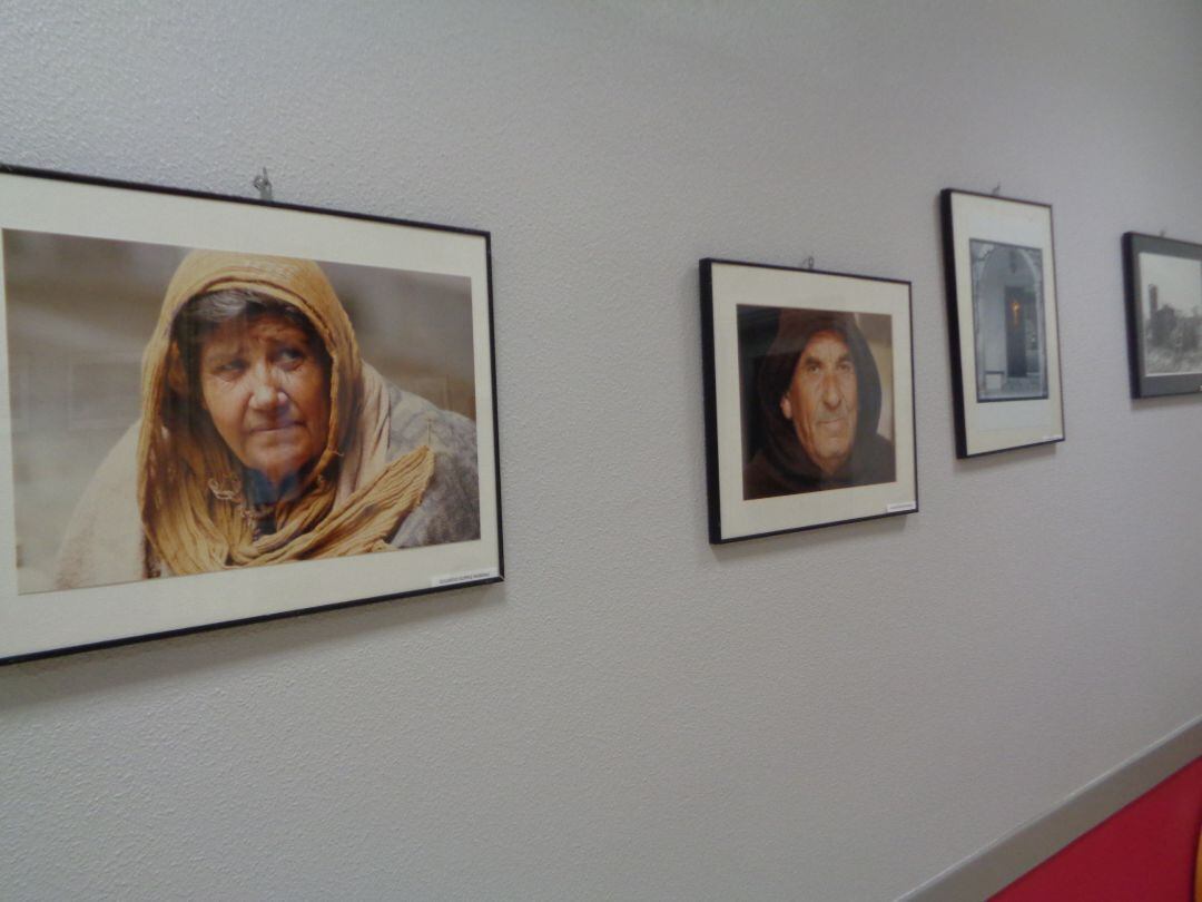 Fotografías de Eduardo Górriz en la exposición que ofrece estos días la UDP en el Centro de Día Arco Pajarito