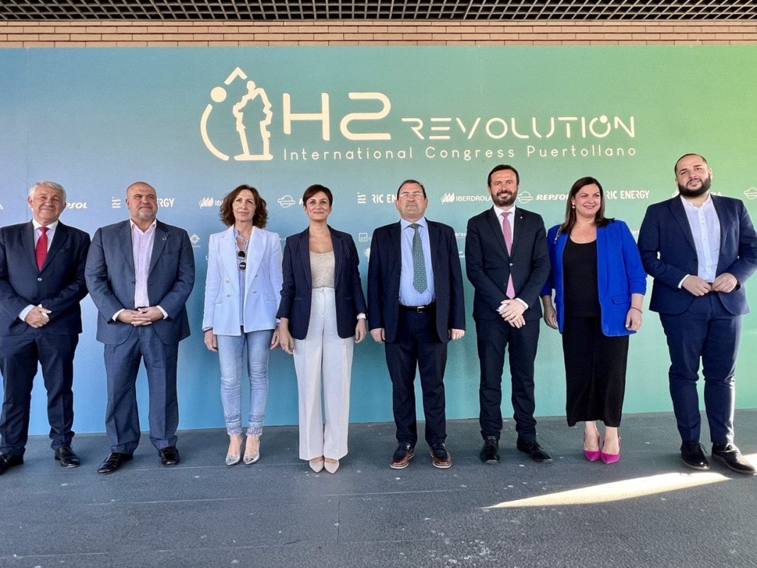 Isabel Rodríguez y otras autoridades en el &quot;H2 Revolution&quot; de Puertollano