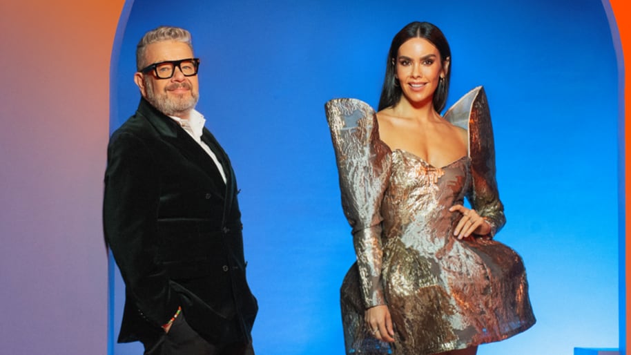 Cristina Pedroche y Alberto Chicote en la imagen promocional de las Campanadas 2025