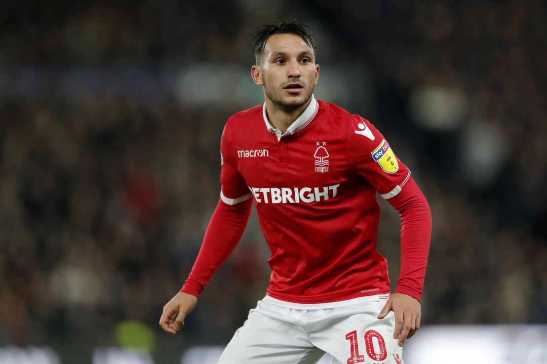 Carvalho defenderá la camiseta del Almería esta campaña.