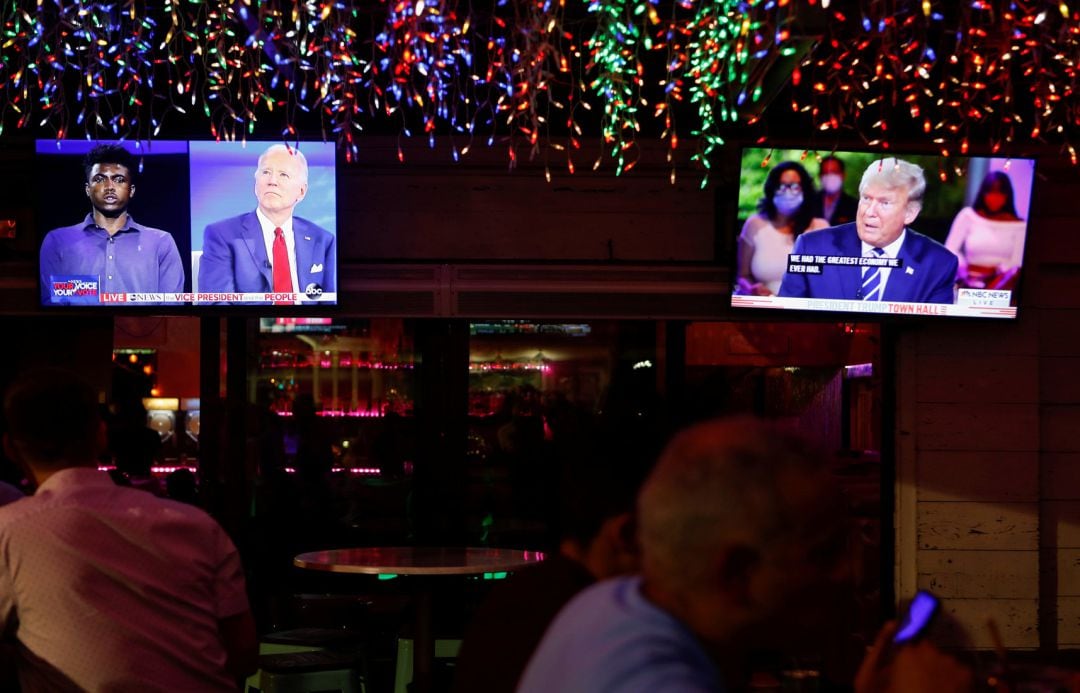 Biden y Trump se contraprograman para ocupar el espacio del debate suspendido.