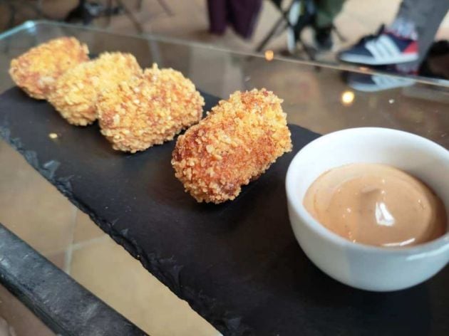 Croquetas de carrillada con chipotle