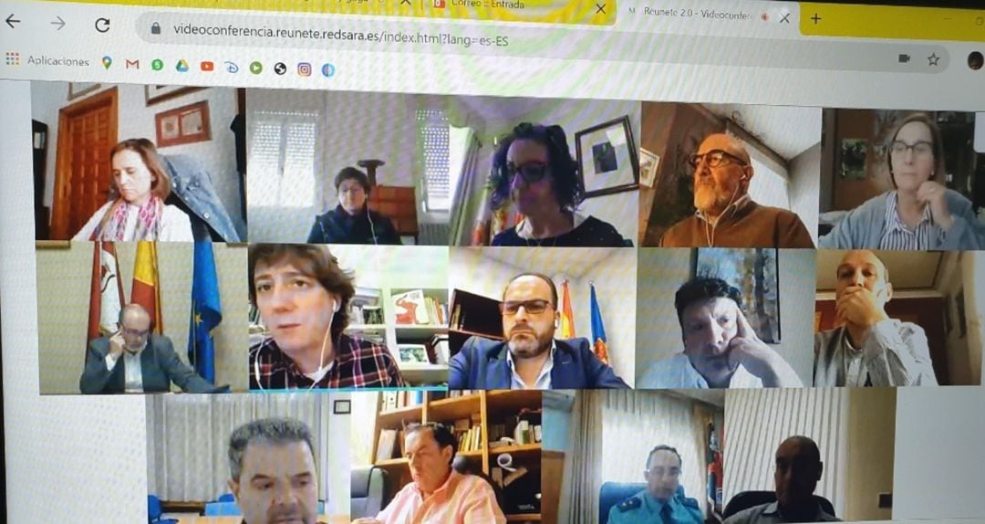 Videoconferencia de Ayuntamientos para resolver dudas.