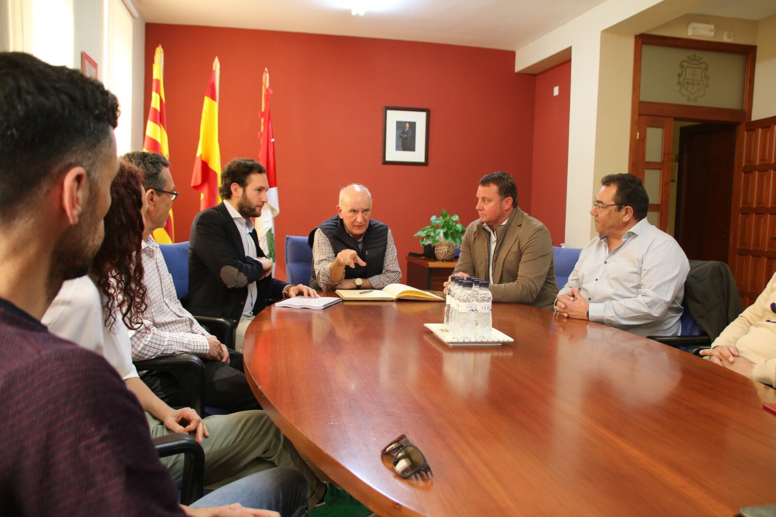 Miguel Ángel Arminio se ha reunido con el presidente de la DPH, el presidente del Cinca Medio y alcaldes. Foto.S.E.