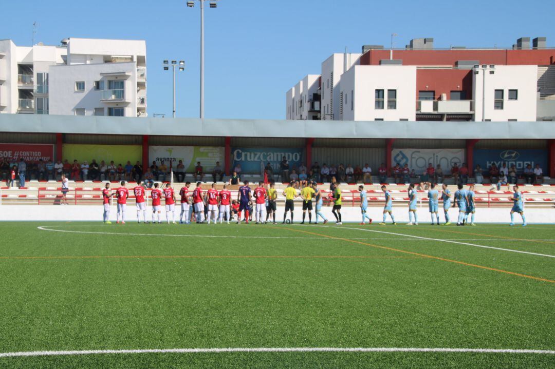 Ambos equipos antes del partido.