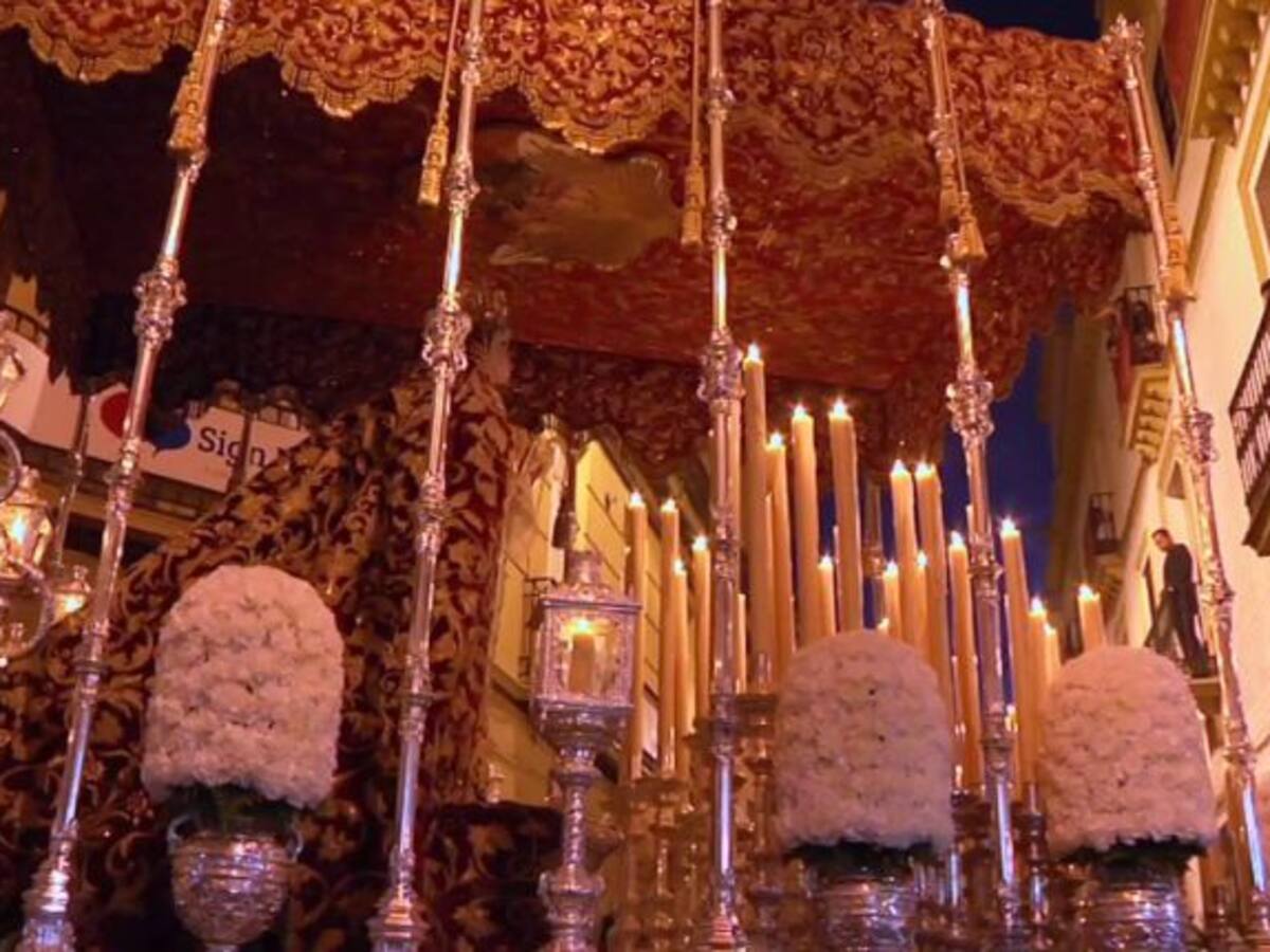 Madre de Dios de la Palma de la hermandad del Cristo de Burgos por Lasso de la Vega