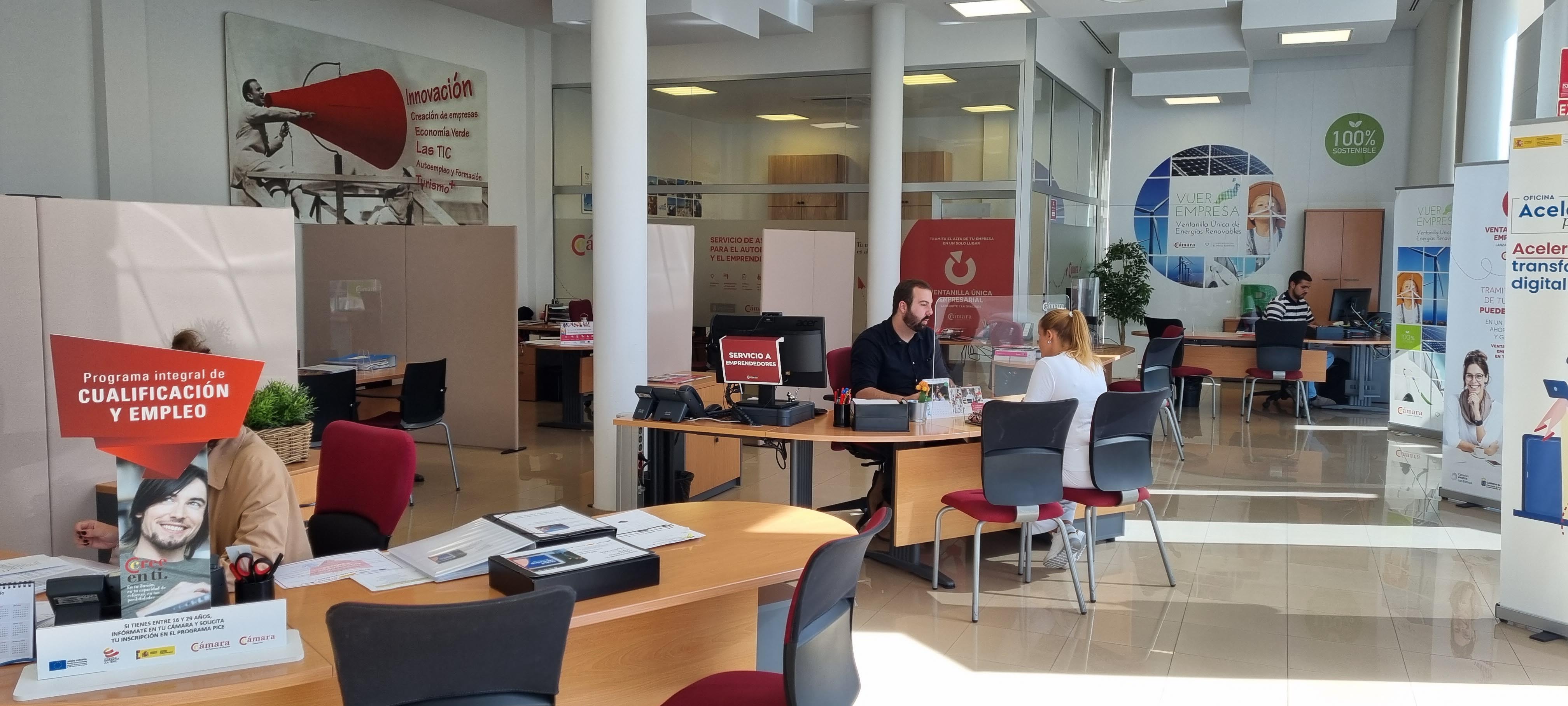 Oficina de la Cámara de Comercio de Lanzarote y La Graciosa.