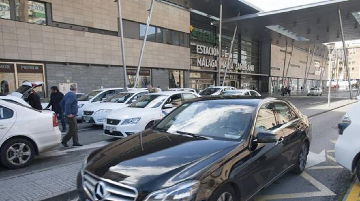 VTC y taxis en Málaga (Archivo)