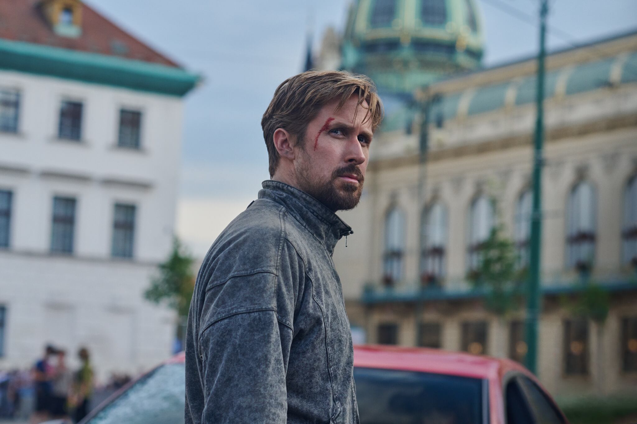 Ryan Gosling en 'El agente invisible' /  Cr. Stanislav Honzik/Netflix © 2022
