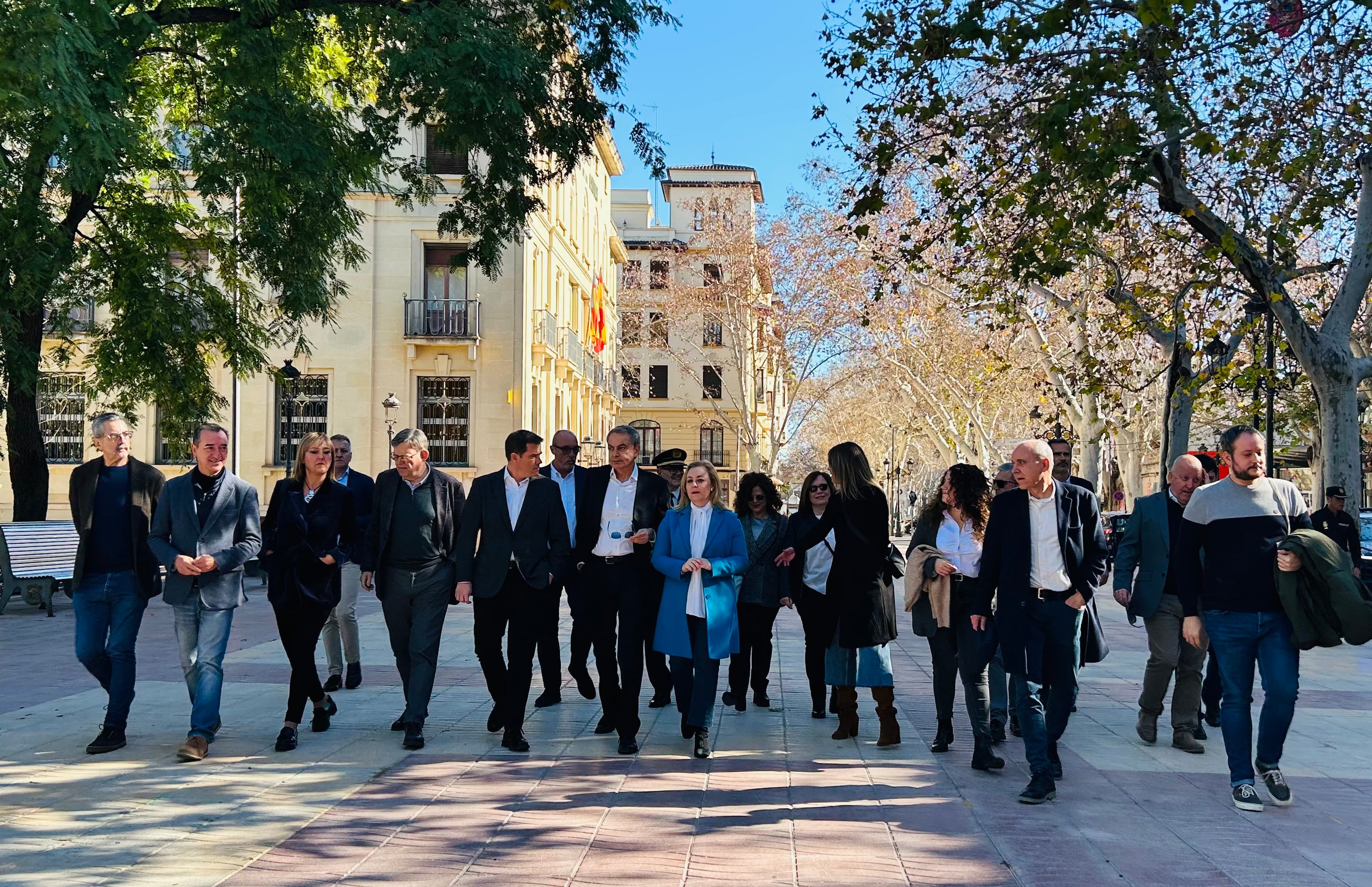 La comitiva de camino al homenaje. Fuente: Radio Xàtiva Cadena SER