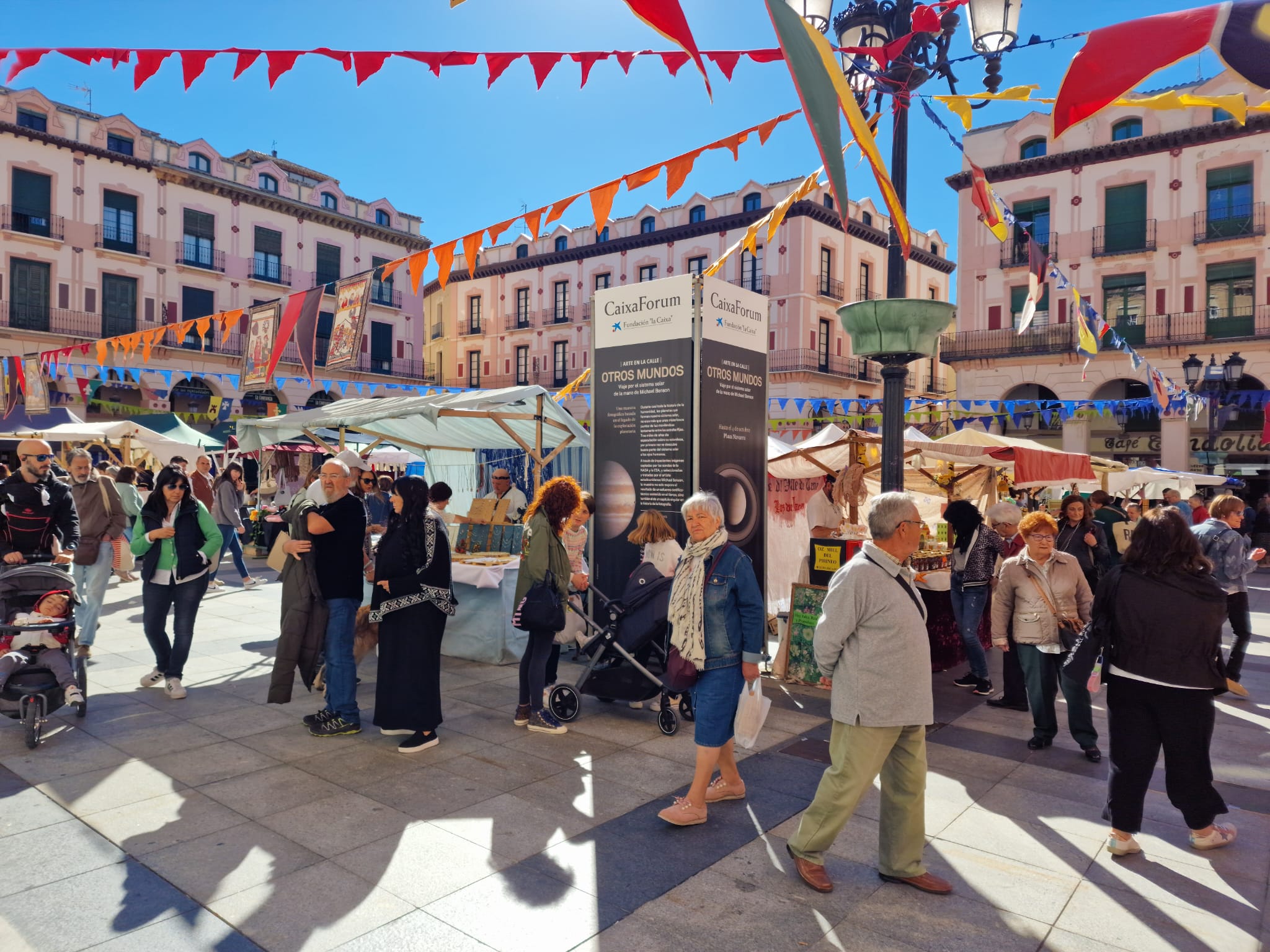 Mucho público en el Mercado Medieval de Asapme