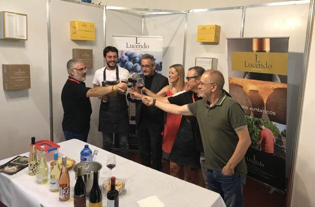 Brindis inaugural de las autoridades en la XX edición del Túnel del Vino