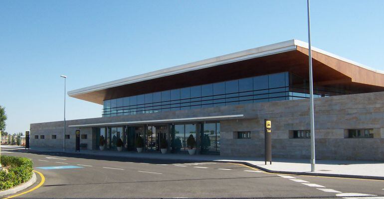 Dos de cada tres pasajeros del aeropuerto de Albacete son extranjeros