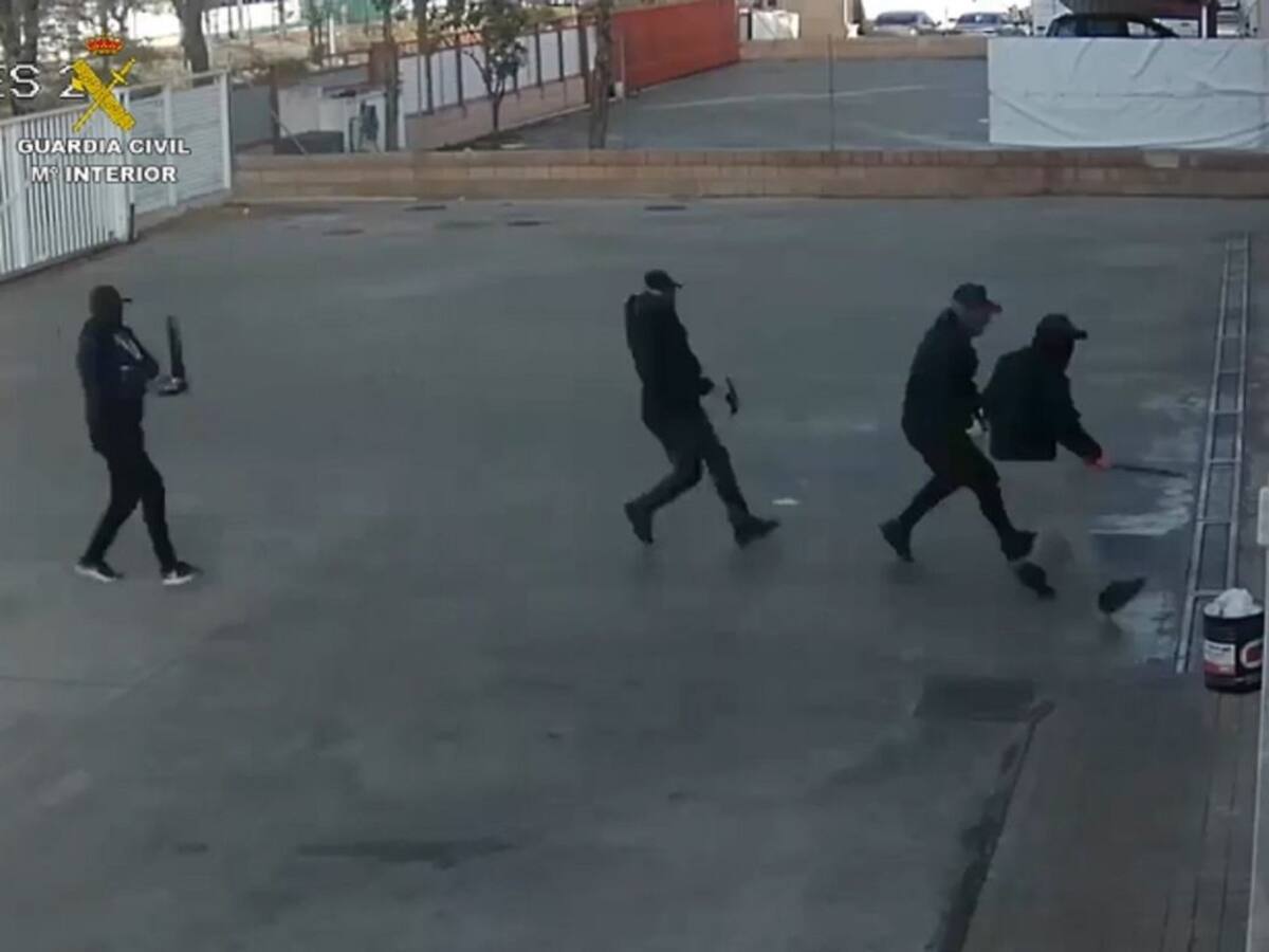 Detenidos por cometer cerca de 80 robos de camiones y naves industriales