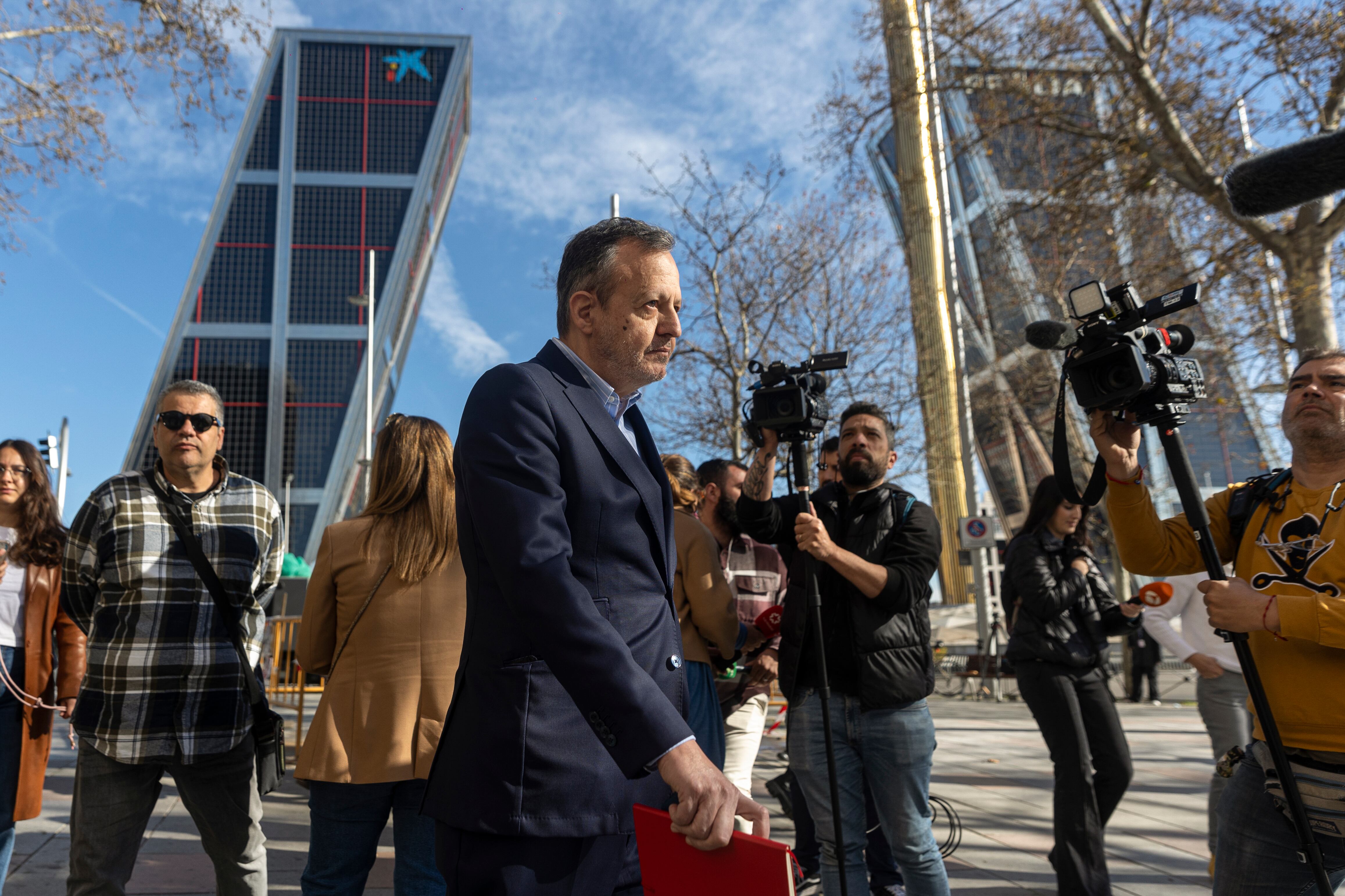 El exconsejero de Políticas Sociales de la Comunidad de Madrid), Alberto Reyero, a su llegada a declarar en calidad de testigo en los juzgados de la Plaza de Castilla en Madrid en relación a los protocolos para no derivar a ancianos de residencias a hospitales