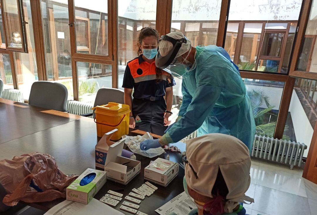 Realización de pruebas del Covid-19 en un municipio cordobés en una imagen de archivo.