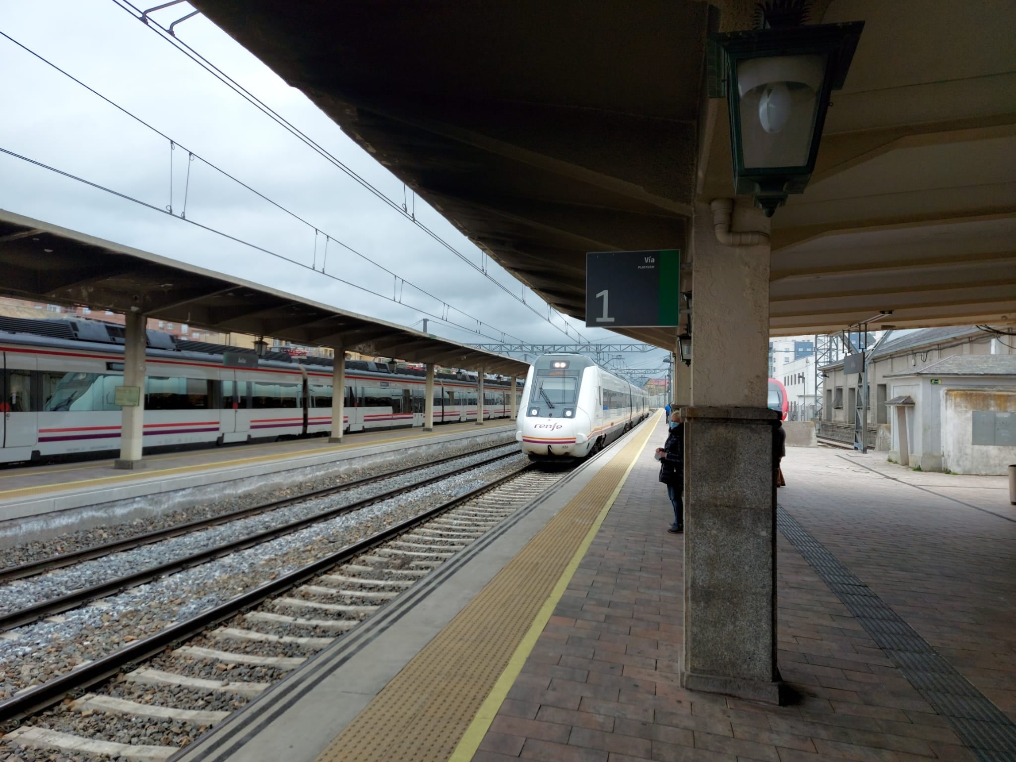 Tren entrando en la estación de Ávila