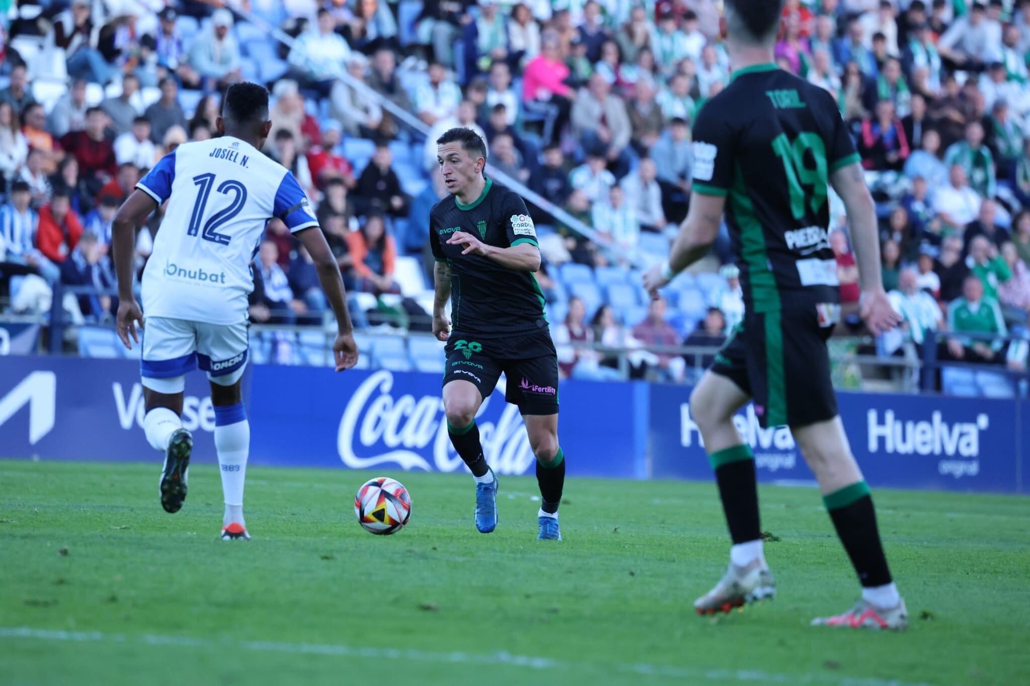 Lance del encuentro Recreativo- Córdoba CF.