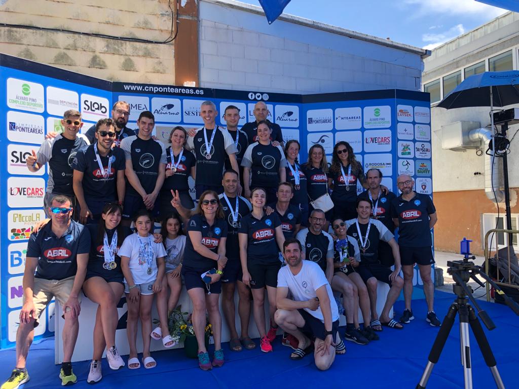 El Club Natación Escualos Subcampeón Gallego Máster de Verano