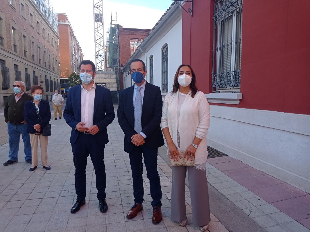 Luis Tudanca, José Bono y Miriam Andrés