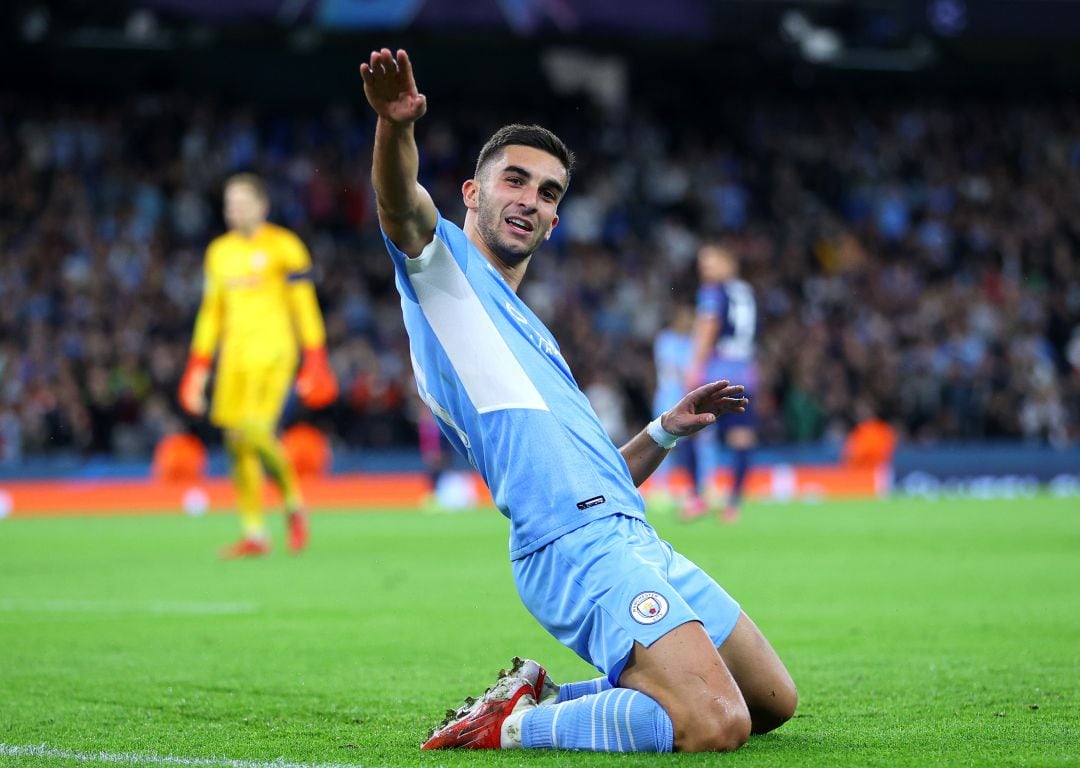 Ferran Torres celebra un gol con el Manchester City