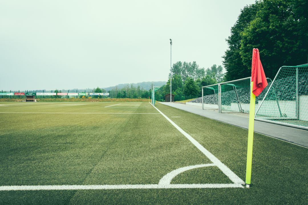 Campo de fútbol visto desde un córner