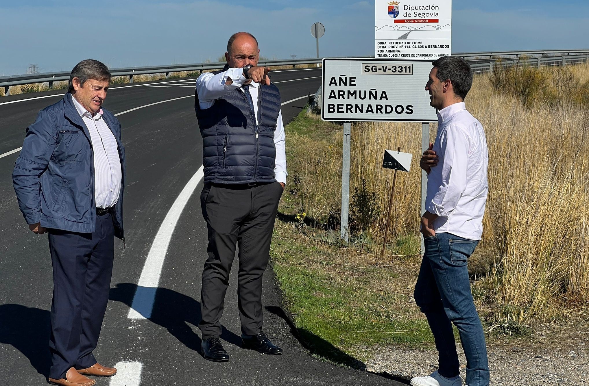 Visita del presidente de la Diputación Provincial de Segovia a una de las carreteras en las que se ha mejorado el firme