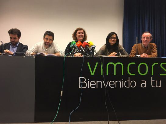 Silva, del Castillo, Doblas, Pernichi y Pino en la presentación del estudio sobre Pobreza energética