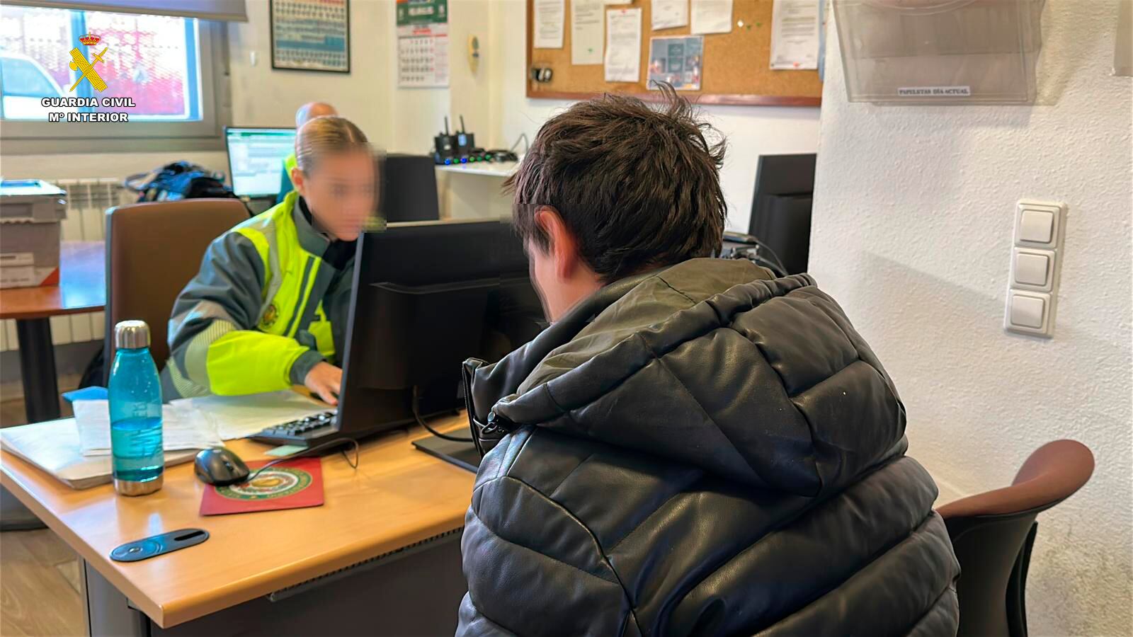 Detenido un kamikaze en la AP-68 que condujo 52 kilómetros en sentido contrario