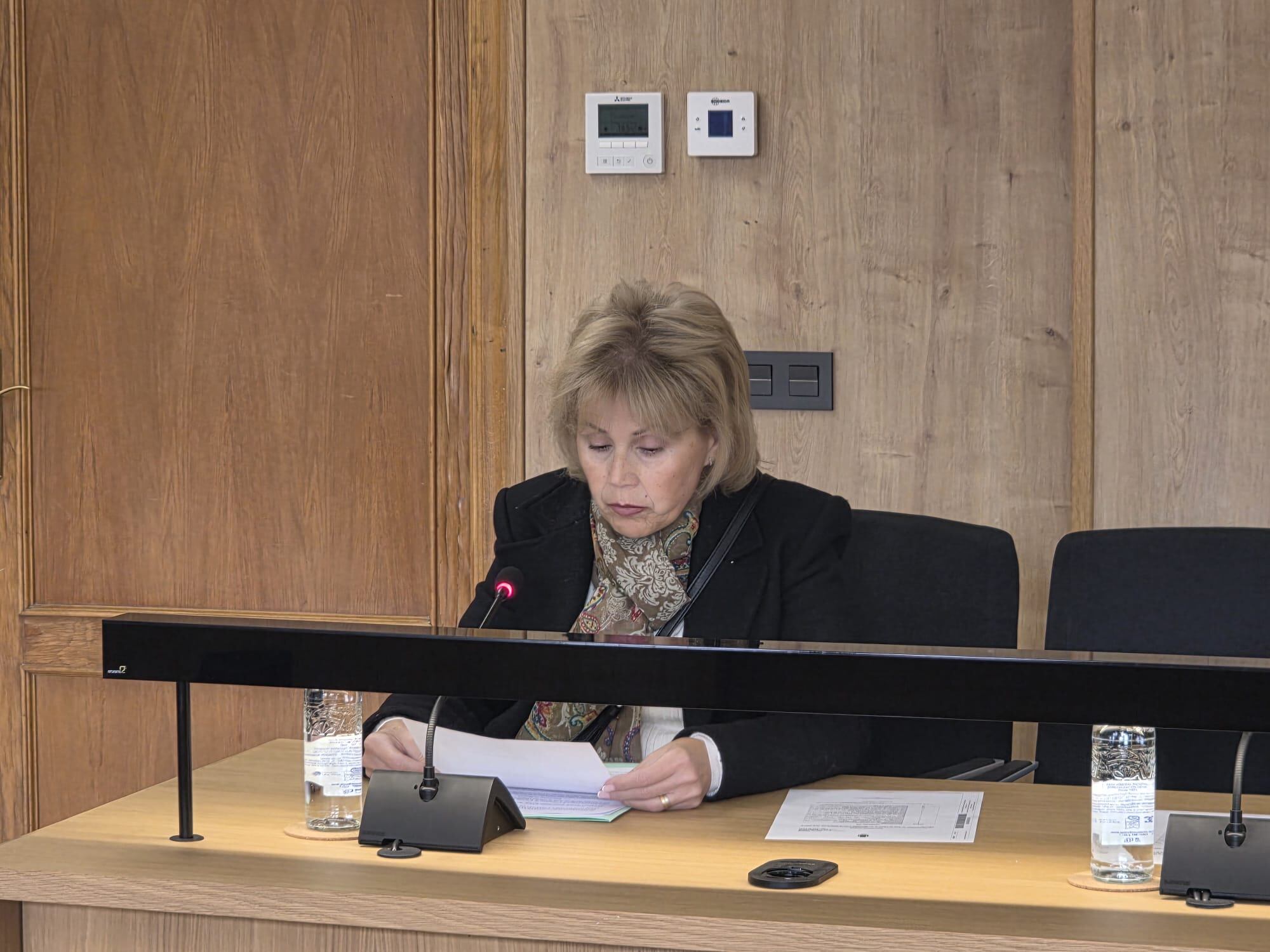 Francisca Serrano, en representación de AFA, ha expuesto la moción