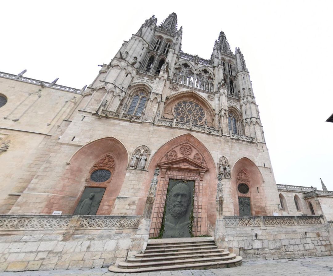 Recreación de las puertas de Antonio López en la fachada Real de la Catedral