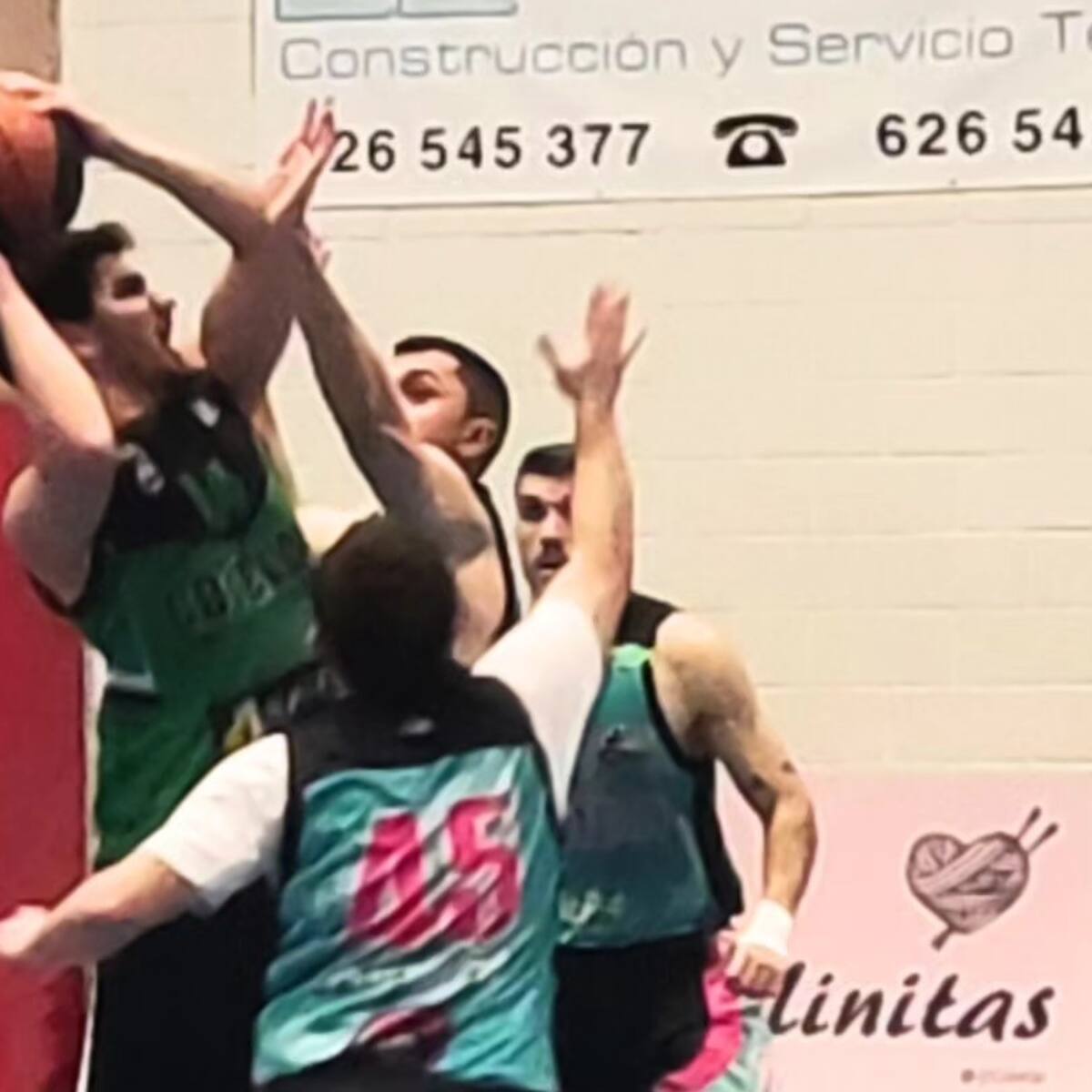 El C. B. Elda - Bateig Piedra Natural rozó la sorpresa en Albatera (54-52)