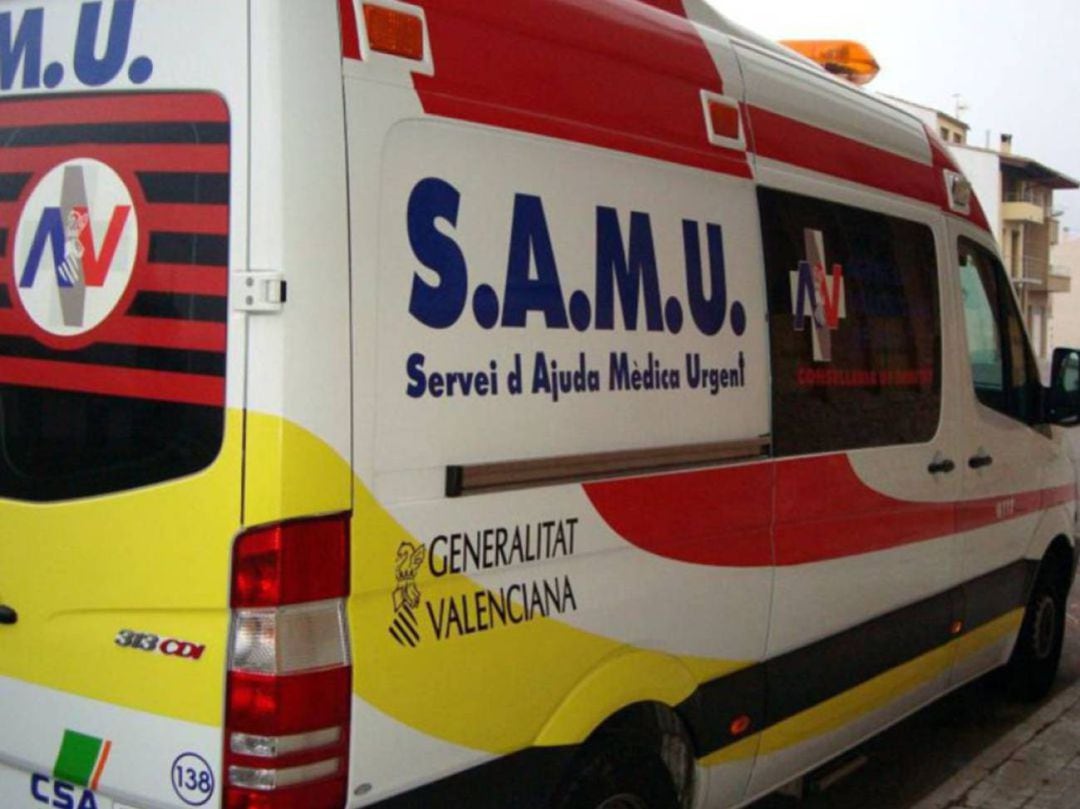 Ambulancia SAMU de Oliva 