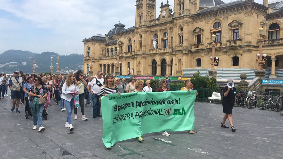 Ane Alberdi, responsable del sector de la limpieza de ELA: "Decretan limpiezas extraordinarias en vez de ofrecer soluciones"