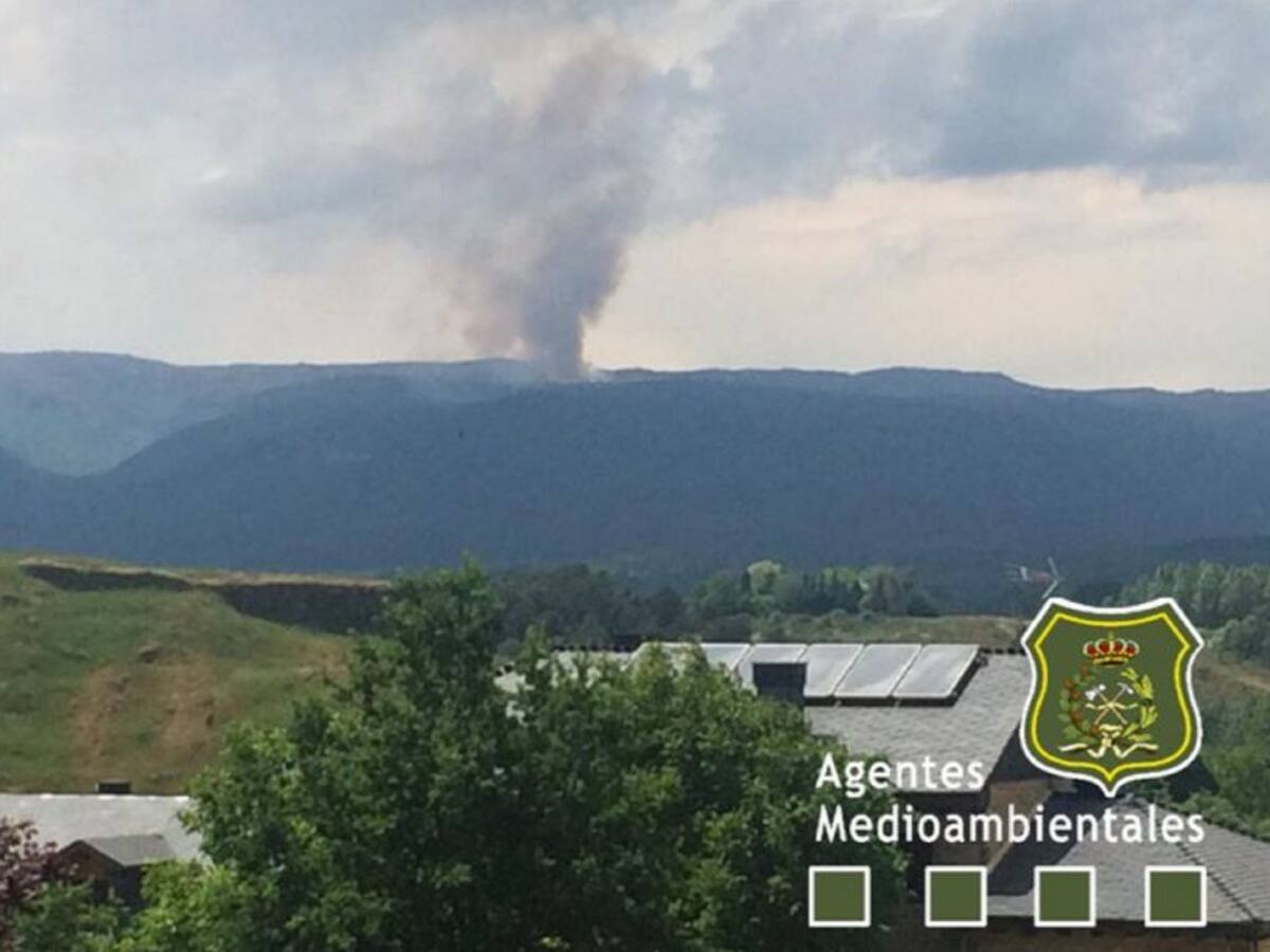Se declara un incendio forestal en las inmediaciones del Parque Natural del Lago de Sanabria