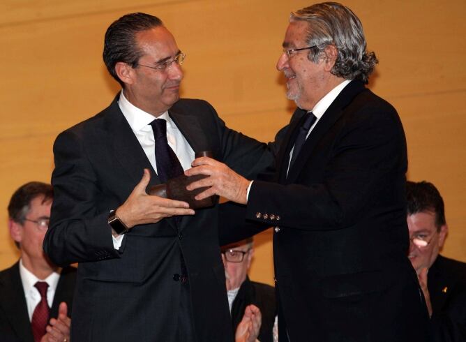 José Carlos Herreros, director de Radio Valencia-SER, recoge el premio Casa Caridad por la difusión de la labor social de la entidad