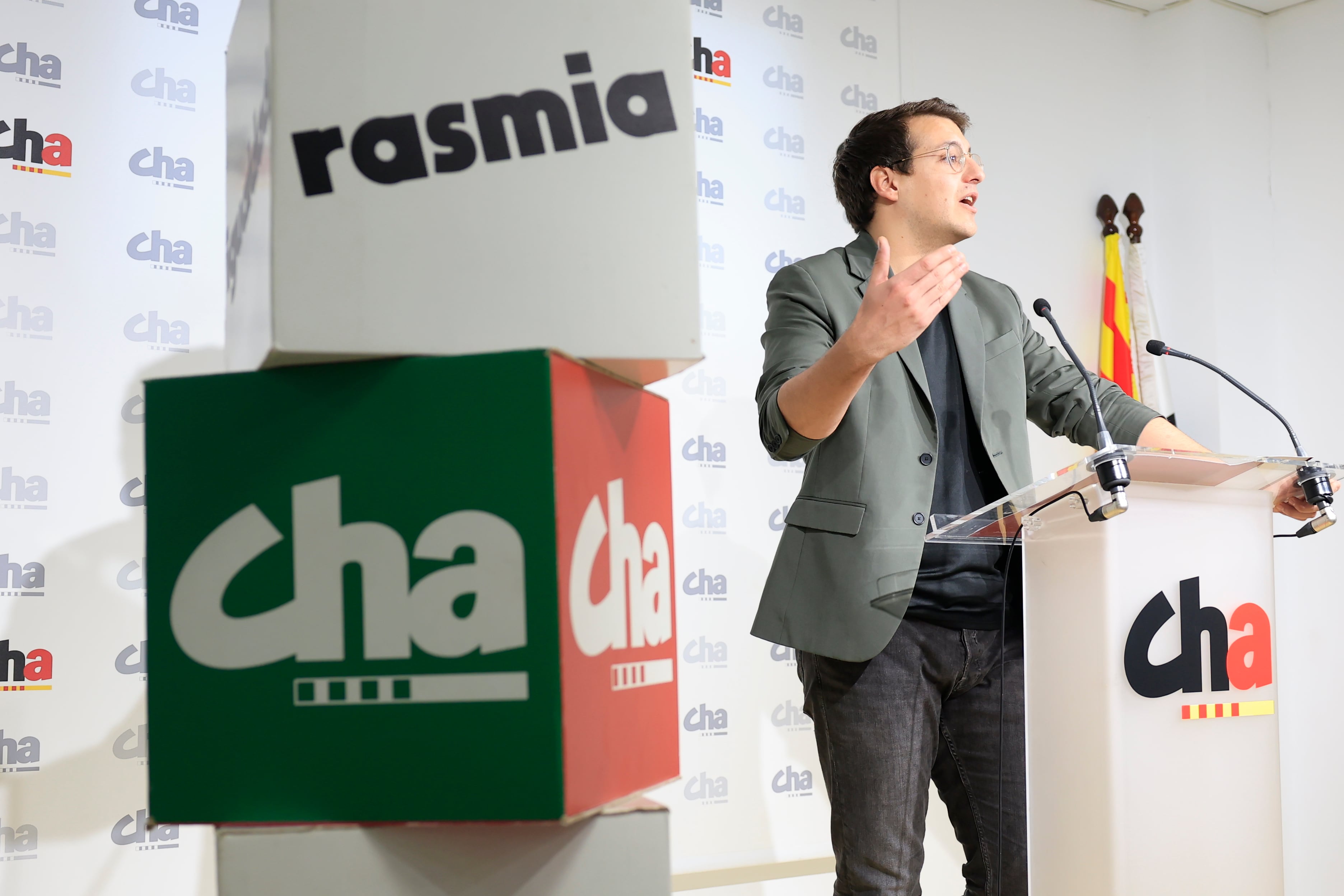 ZARAGOZA, 23/12/2025.- El diputado de Sumar por Chunta Aragonesista en el Congreso, Jorge Pueyo, comparece en rueda de prensa para analizar la actualidad política, este martes, en Zaragoza. EFE/Javier Cebollada