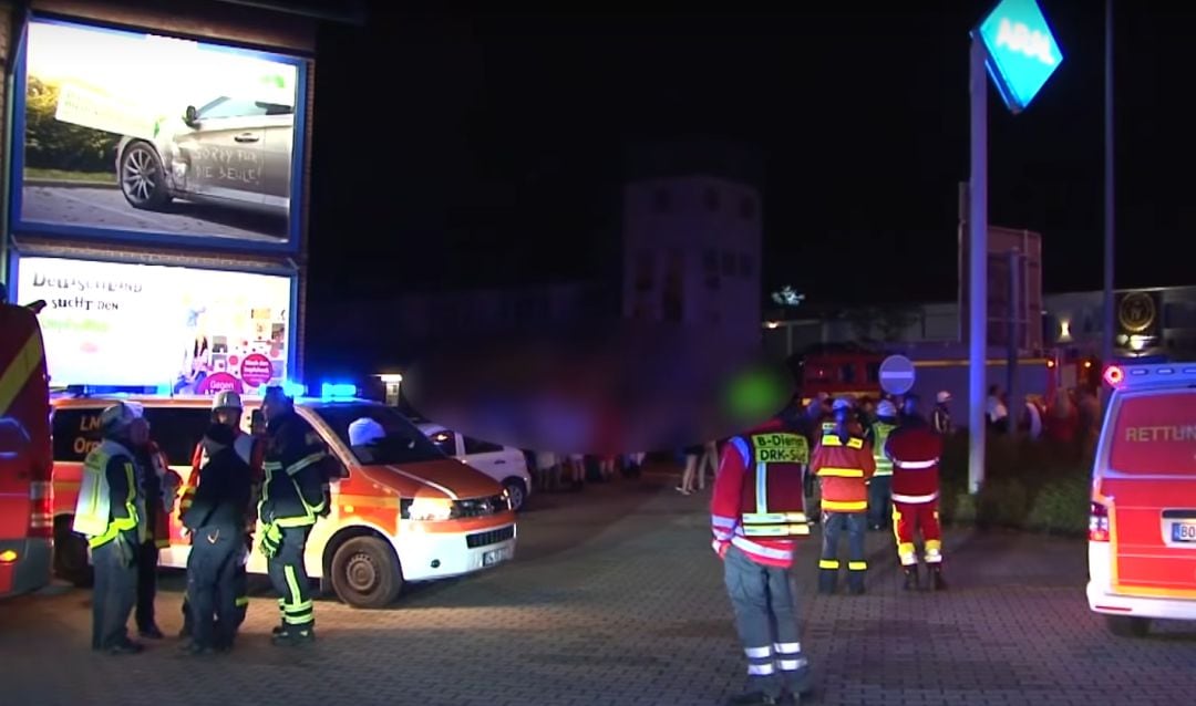 Los bomberos en el lugar de los hechos.