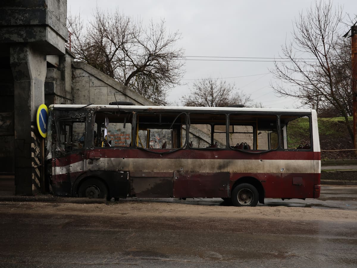 Ucrania denuncia 12 muertos por el impacto de un dron ruso contra un autobús en Pavlogrado