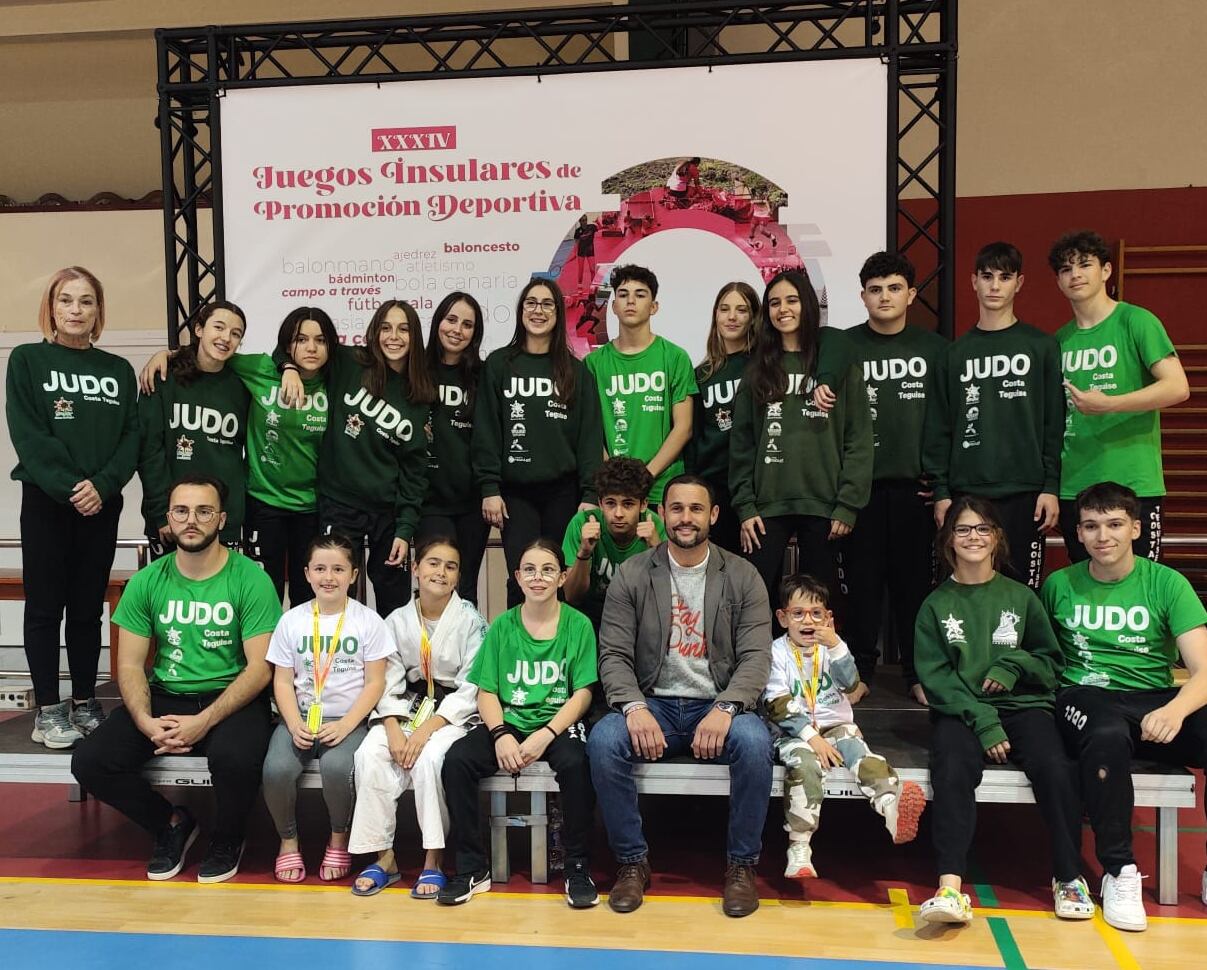 Los judocas lanzaroteños del Club Cosa Teguise que acudirán al Campeonato de Canarias.