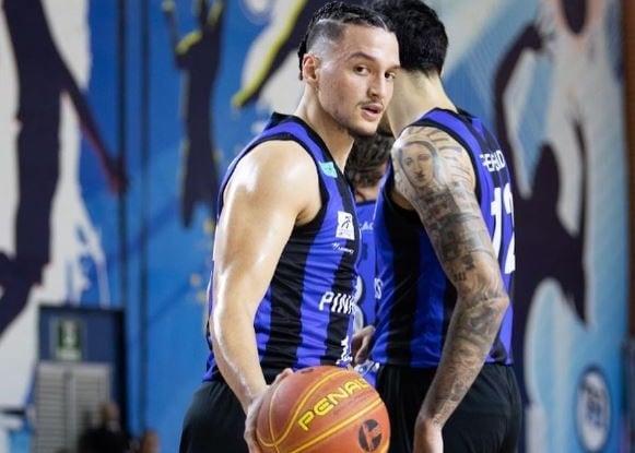 Rafael Mundford en un partido con su anterior equipo, el CB Pinheiros de Brasil. / Foto: CB Pinheiros