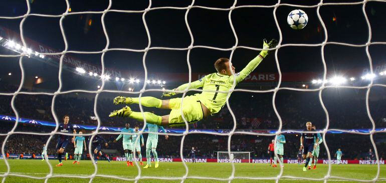 Ter Stegen, en un partido de la Champions entre el Barcelona y el PSG.