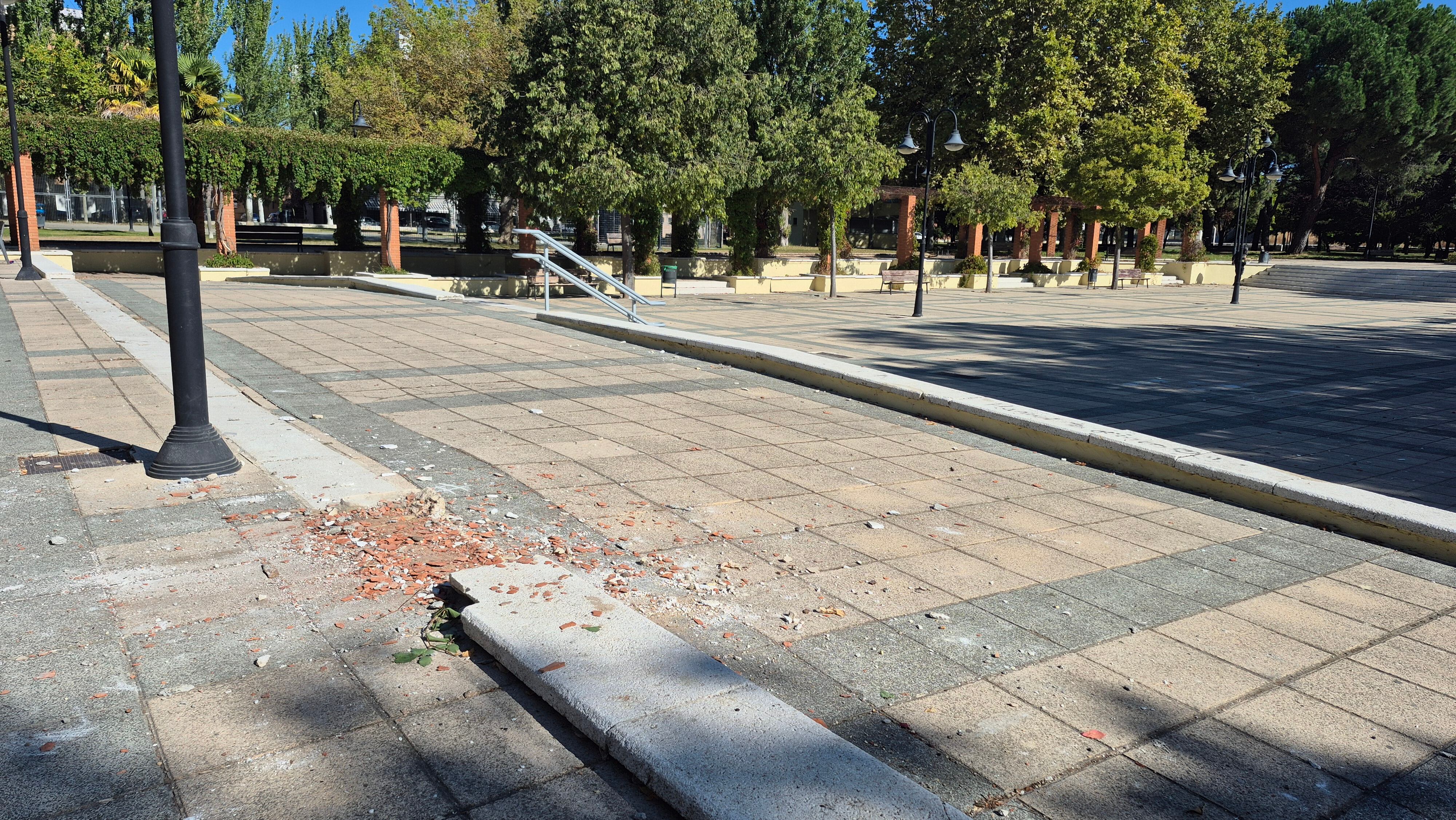 En la imagen, uno de los destrozos por parte de los vándalos que han sufrido los trabajos de los participantes en el taller de formación y empleo de la Fundación Secretariado Gitano