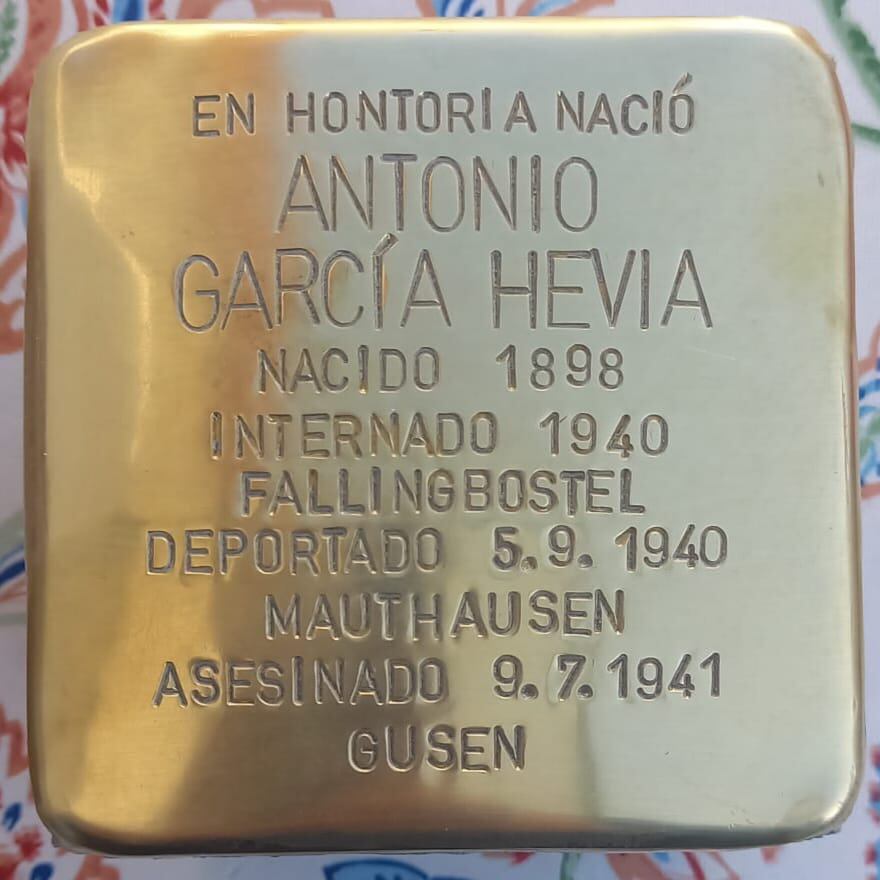 Adoquín que un alcalde de Palencia relega al cementerio