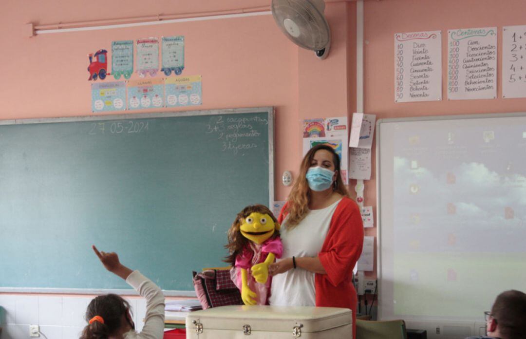 Marionetas de LAMBDA en una clase de Primaria