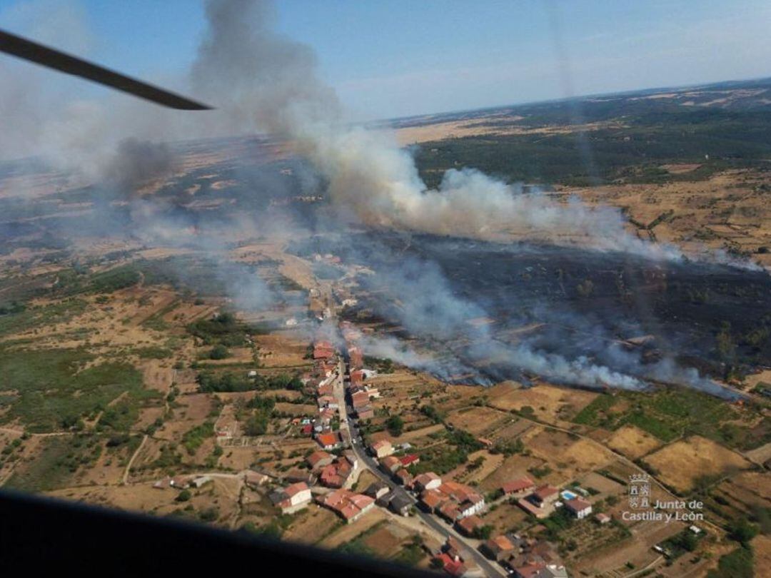 Incendio en la localidad de Figueruela de Arriba en agosto de 2017