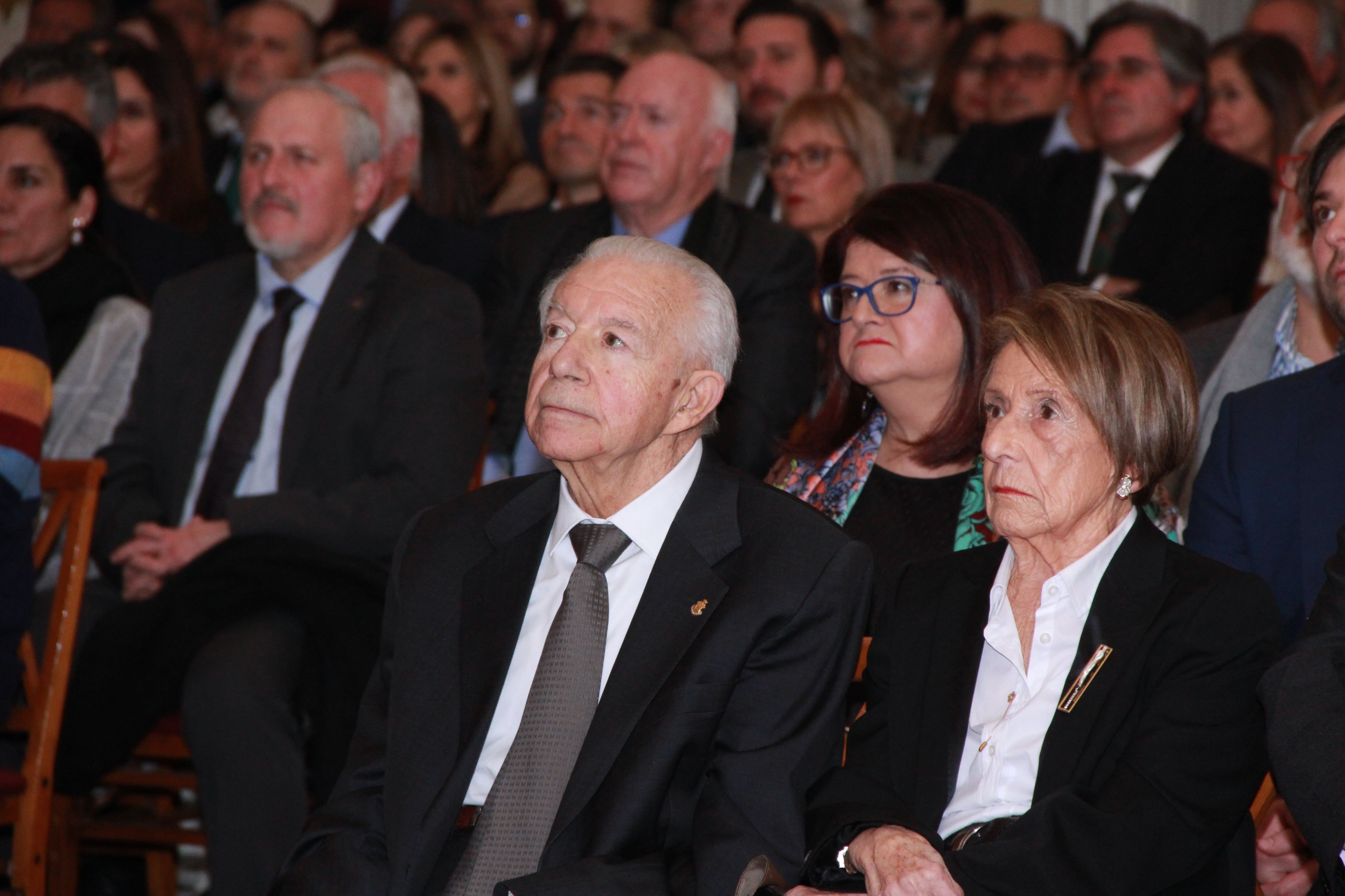 Enrique Rico Ferrer, junto a su esposa, el pasado 26 de enero en la gala de los Premios de la Cámara de Comercio de Alcoy donde recibió la medalla de oro de Cámara España.